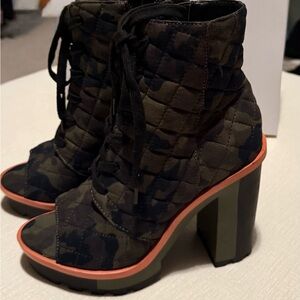 Jessica Simpson camo platform bootie with side zipper.